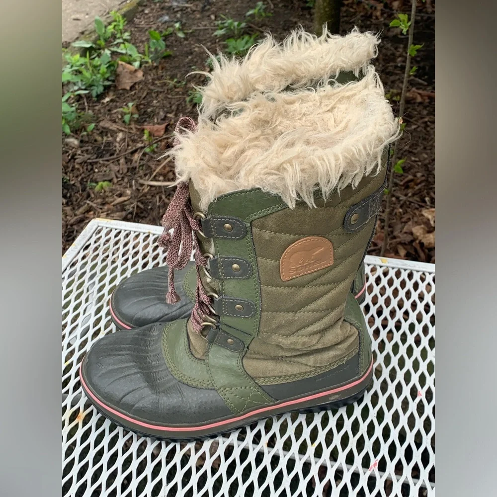 Sorel Youth Size 4 Tofino II Hiker Green Alpine Tundra Waterproof Snow Boots